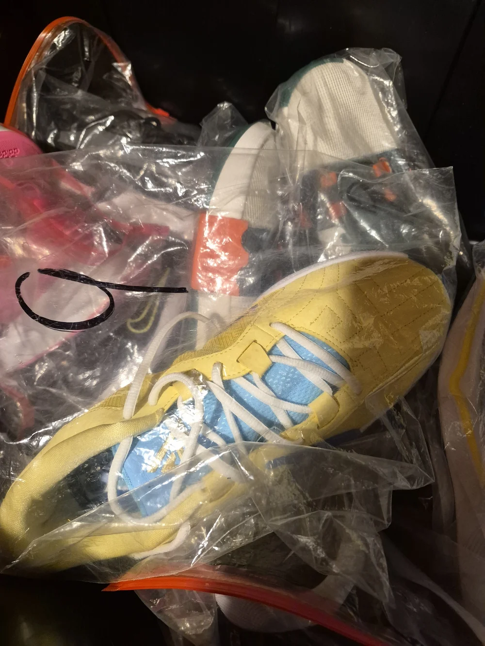 Nike Men Sneakers Yellow Blue White